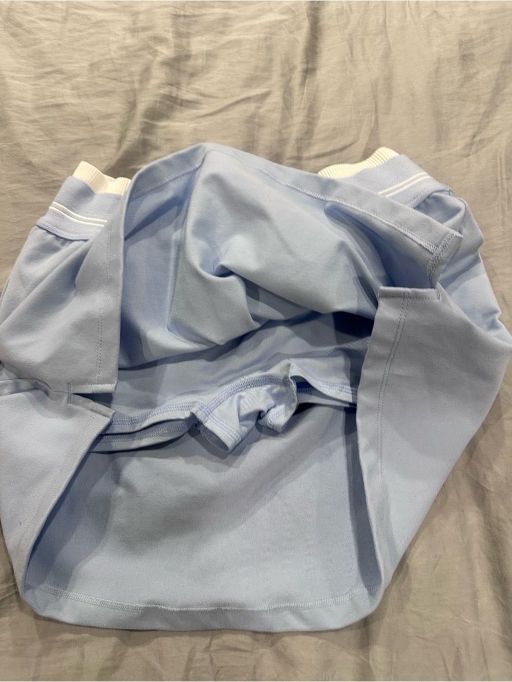 Alo yoga Airbrush Better Together Tennis Skirt
Color baby blue 
Never worn
